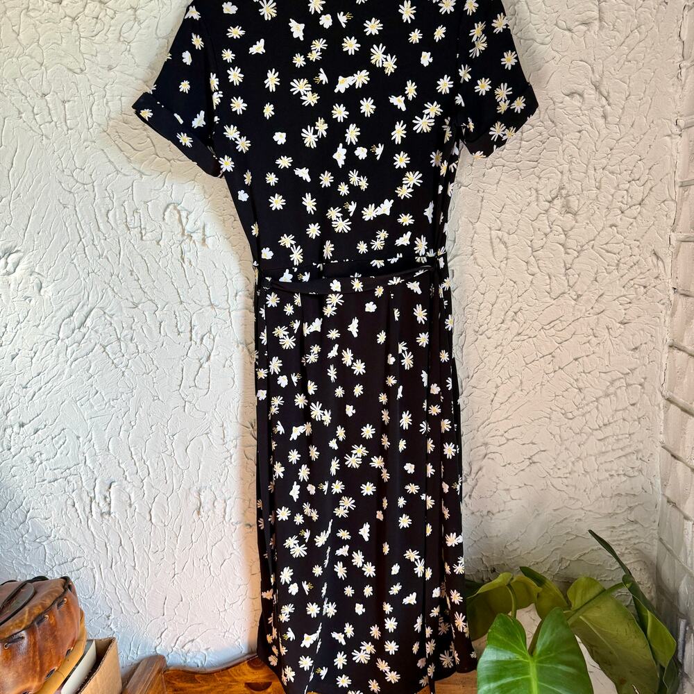 Cynthia Rowley Daisy Print Black Floral Shirt Cottagecore Button Front Size 12 - Picture 6 of 10